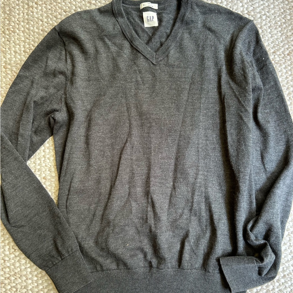 Men’s M slim fit GAP merino wool sweater